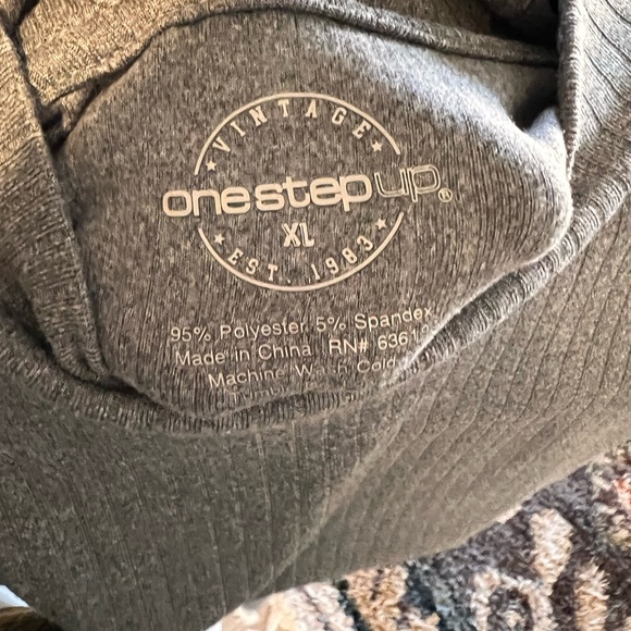 Gray mock turtleneck tank top - Picture 2 of 3